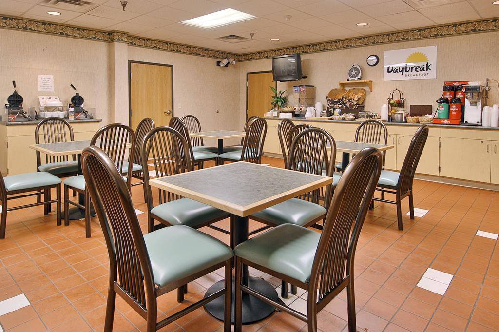 Days Inn & Suites By Wyndham Bridgeport - Clarksburg Restaurant foto