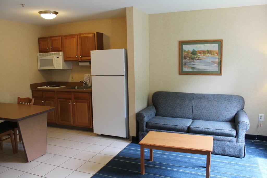 Days Inn & Suites By Wyndham Bridgeport - Clarksburg Kamer foto