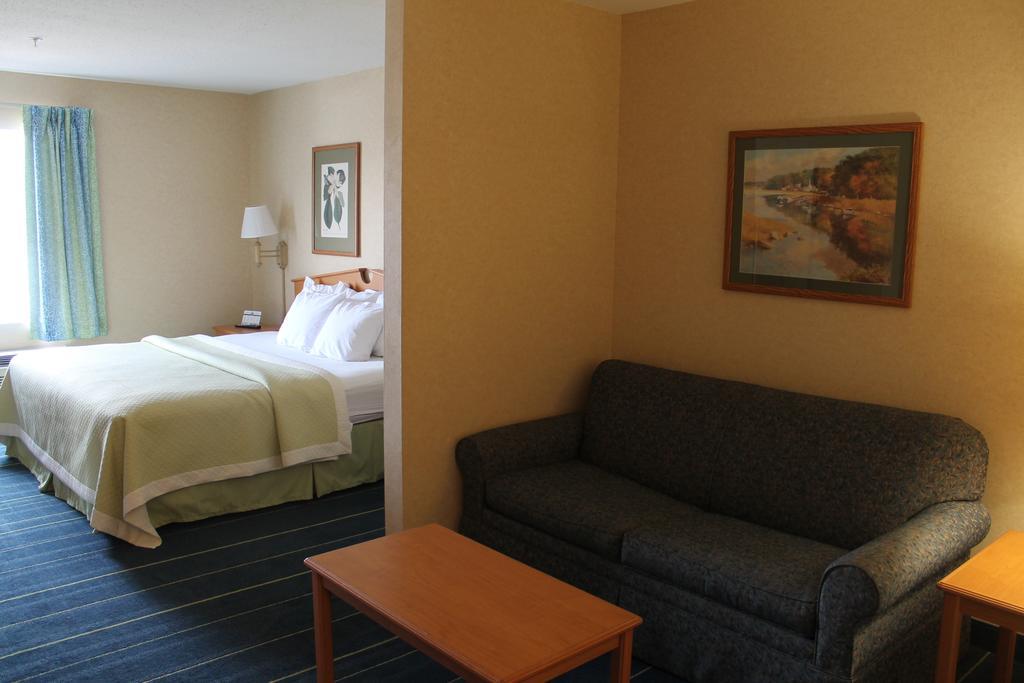 Days Inn & Suites By Wyndham Bridgeport - Clarksburg Kamer foto
