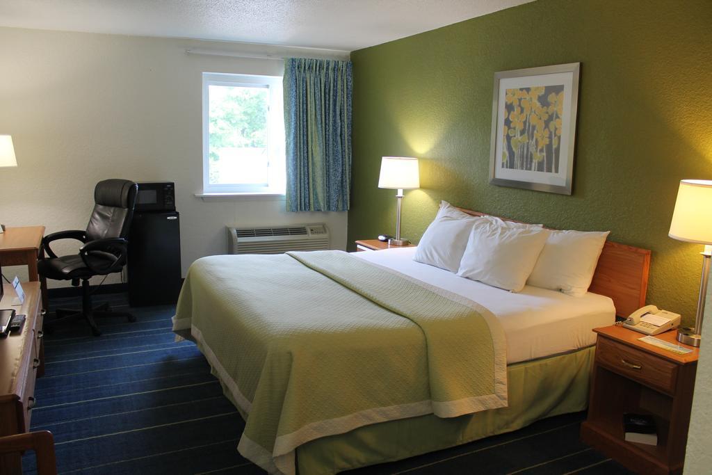 Days Inn & Suites By Wyndham Bridgeport - Clarksburg Kamer foto