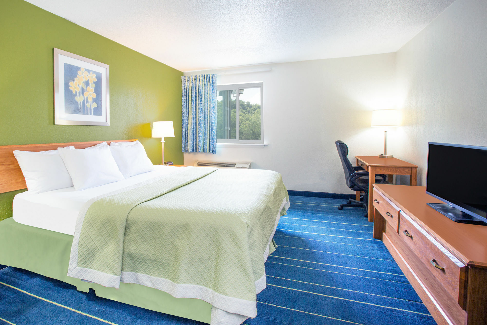 Days Inn & Suites By Wyndham Bridgeport - Clarksburg Buitenkant foto