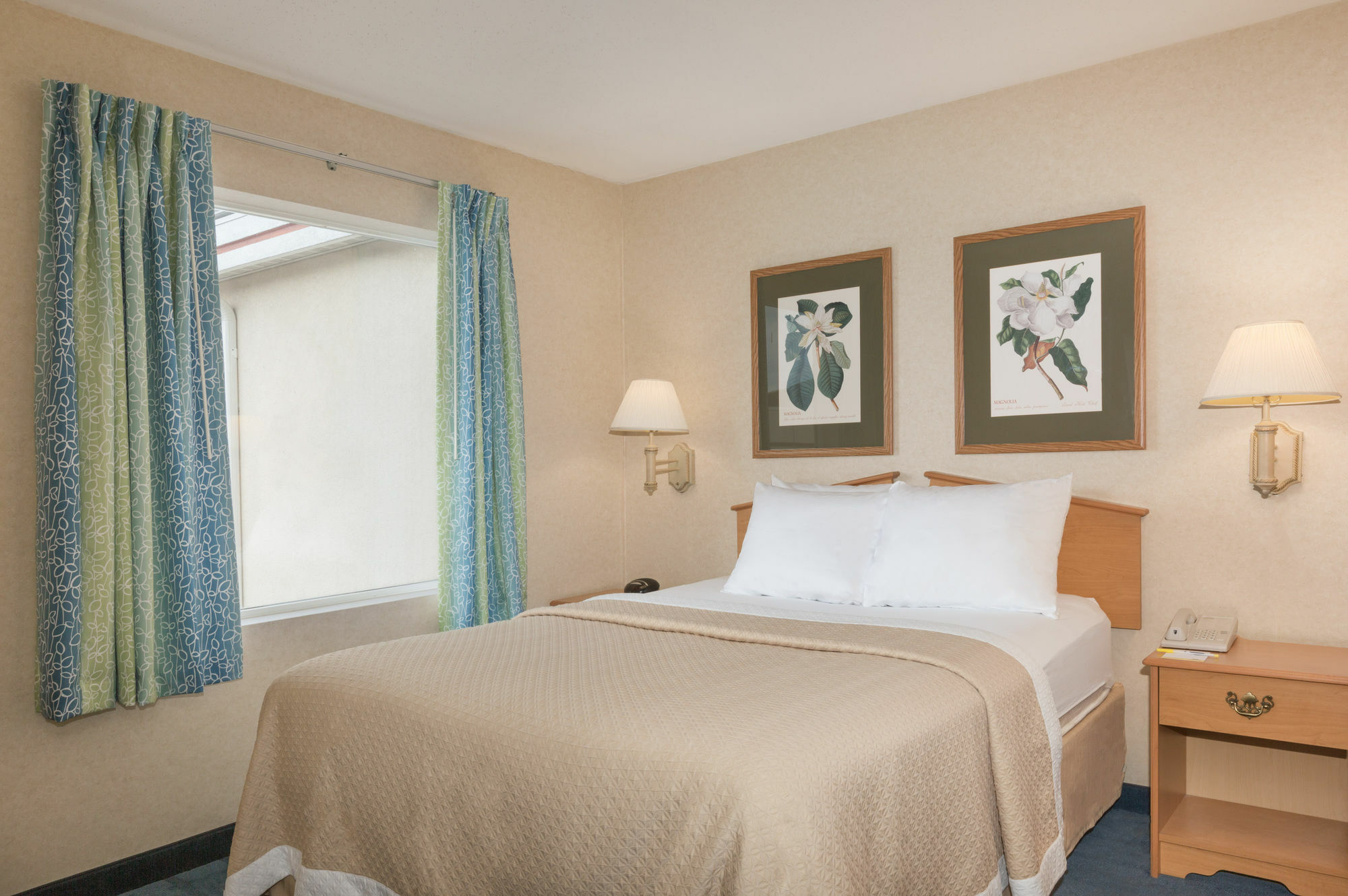 Days Inn & Suites By Wyndham Bridgeport - Clarksburg Buitenkant foto